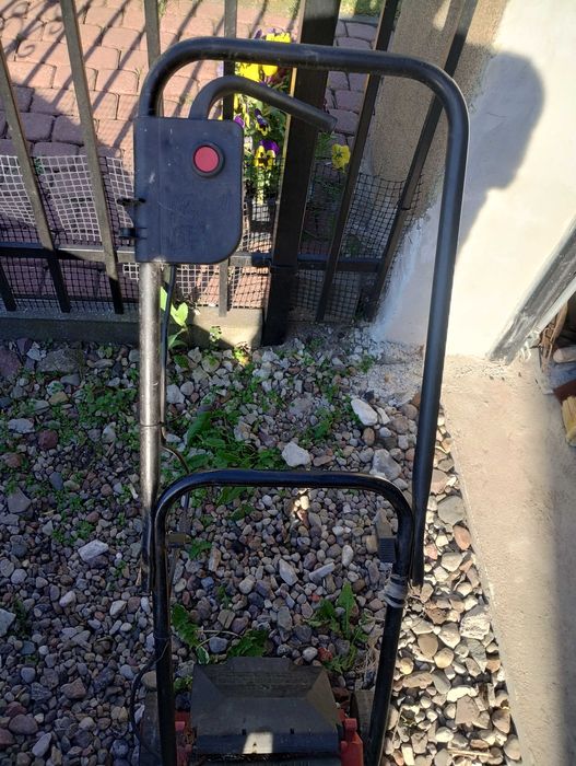 ~Kosiarka elektryczna~