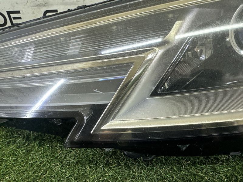 Фара левая AUDI A4 B9 2.0 DBPA 2018