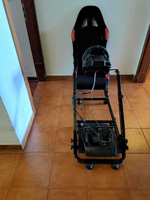 Playseat + Volante e pedais + 10 jogos