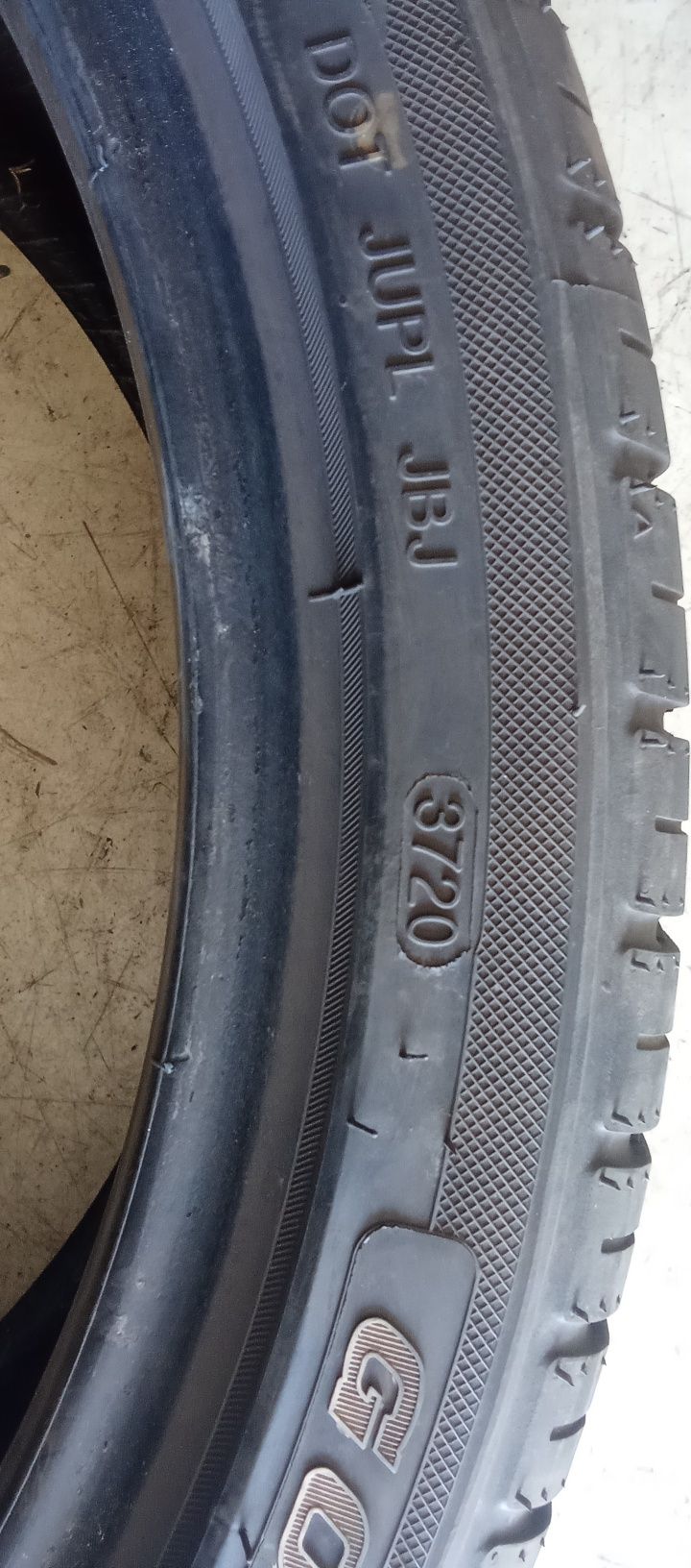 Pneus 255/35/19 Goodride