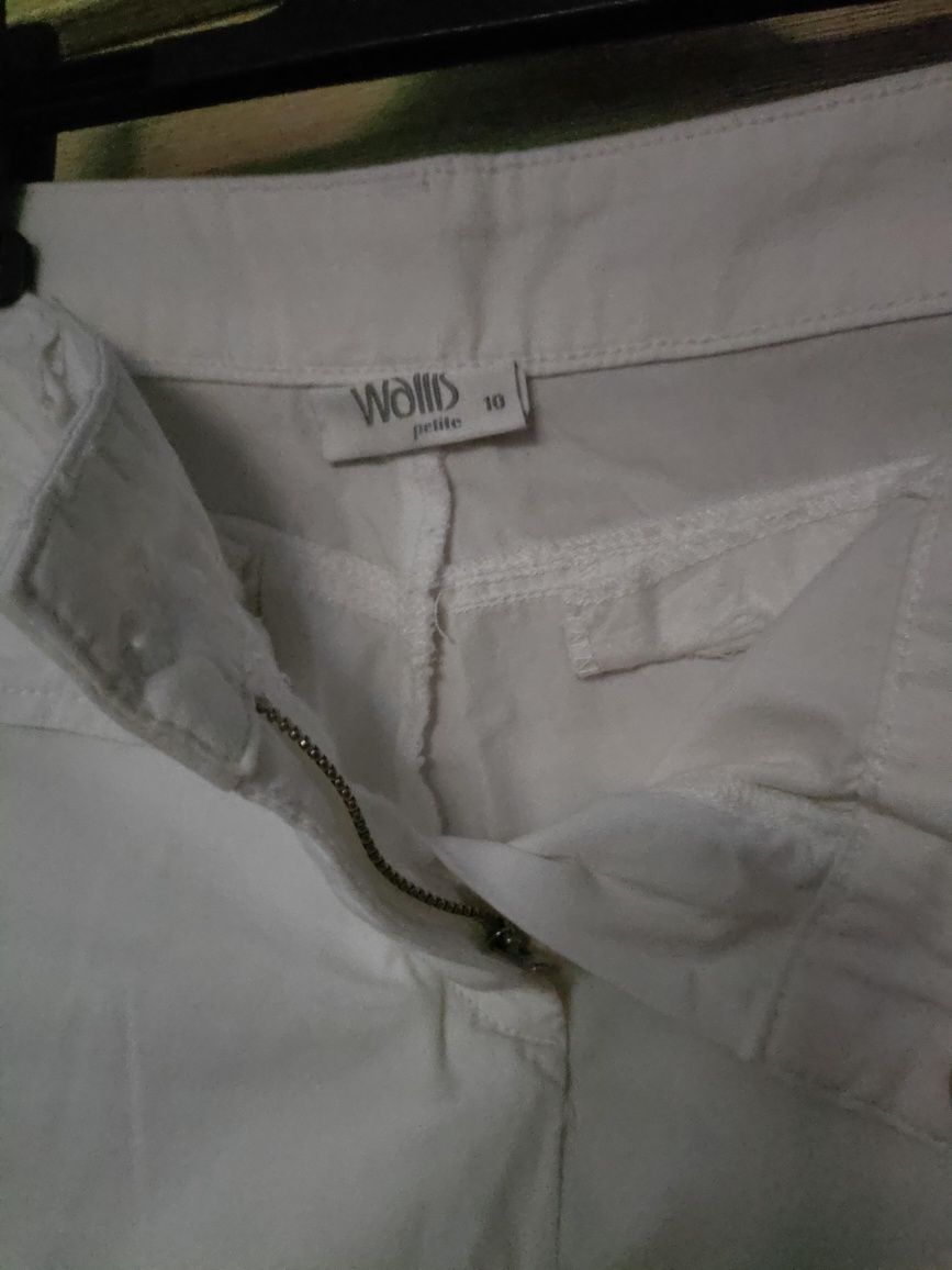 Sprzedam białe spodnie