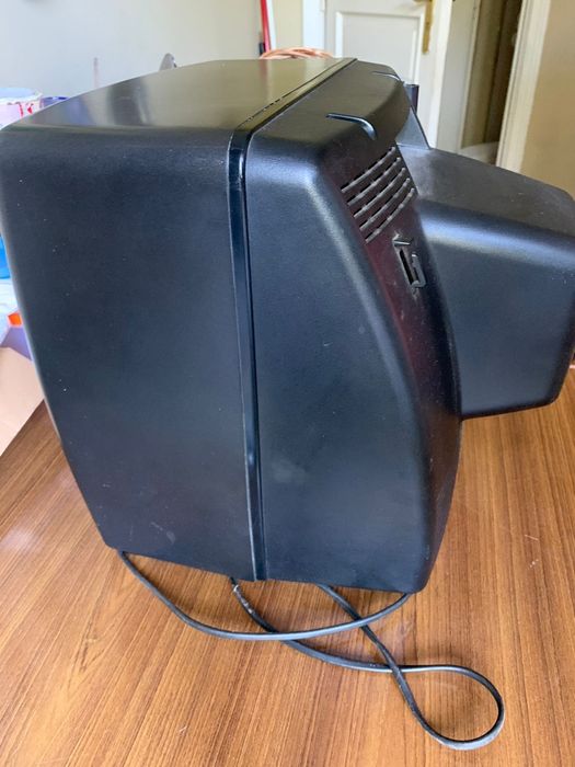 Televisão Sanyo modelo antigo