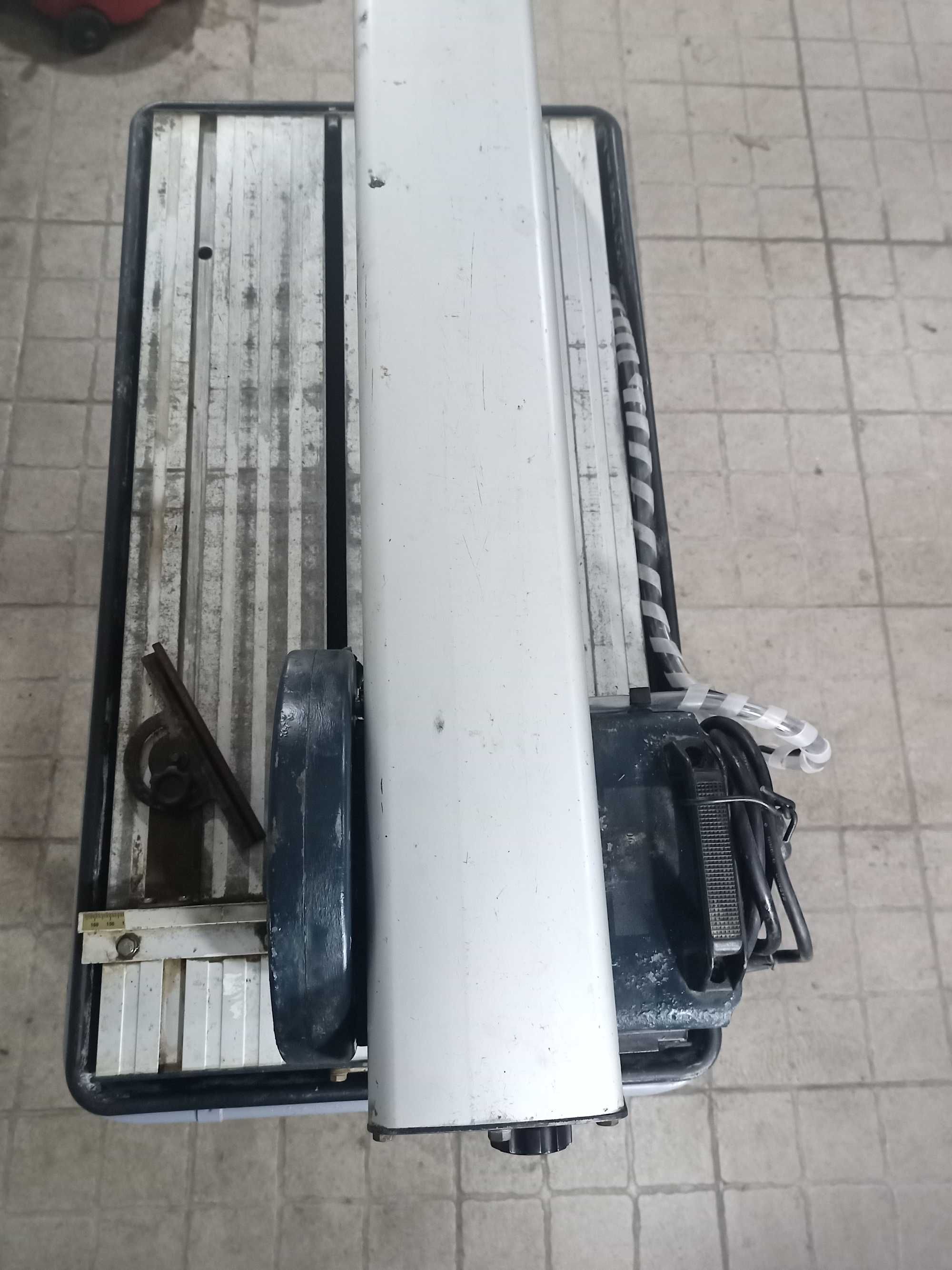 Maquina corte Cerâmico com Bancada tabuleiro água