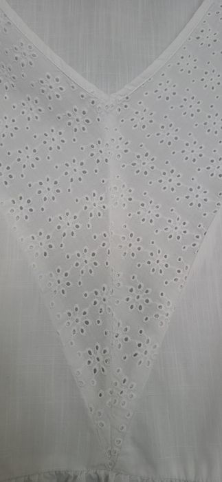 Top peplum em bordado inglês