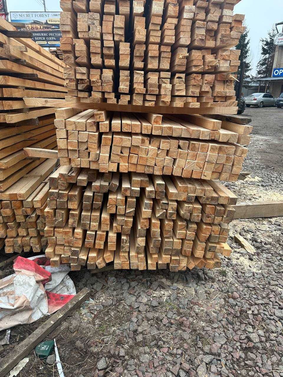 Стропила, балки перекриття, обрешітка. Дошка брус рейка сосна свіжопил
