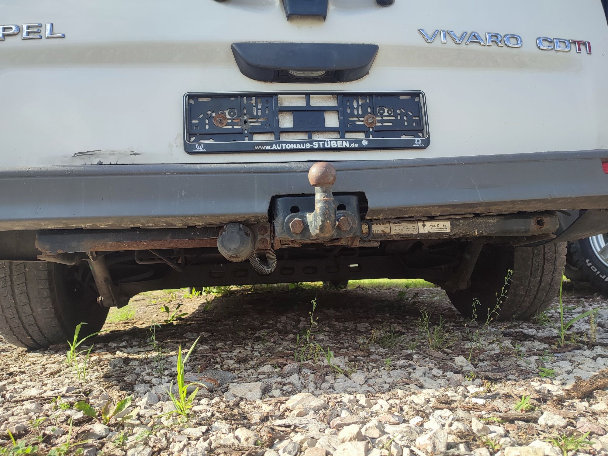Klapa Tył Opel Vivaro A Trafic biała szyba