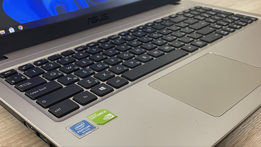 Ноутбук ASUS VivoBook X540M / GeForce MX110 / 8 GB RAM / SSD / 4 год.