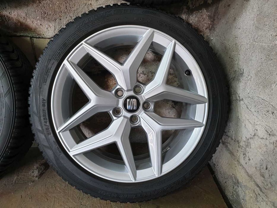 Felgi aluminiowe Seat R17 5x100 opony 215/45R17 8,5mm Falken 2020r