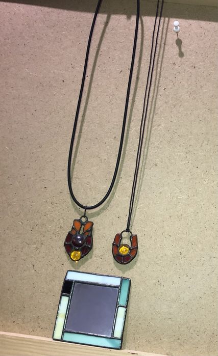 Дзеркальце з кулонами ( вітраж)