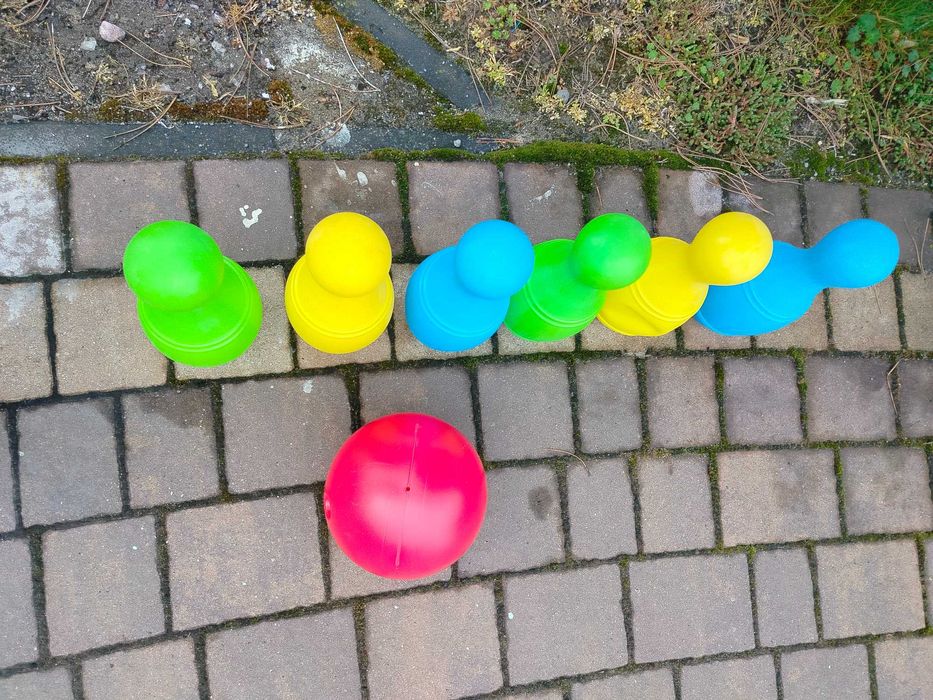 Kręgle (duże ) 30 cm . Zestaw z dwiema kulami.