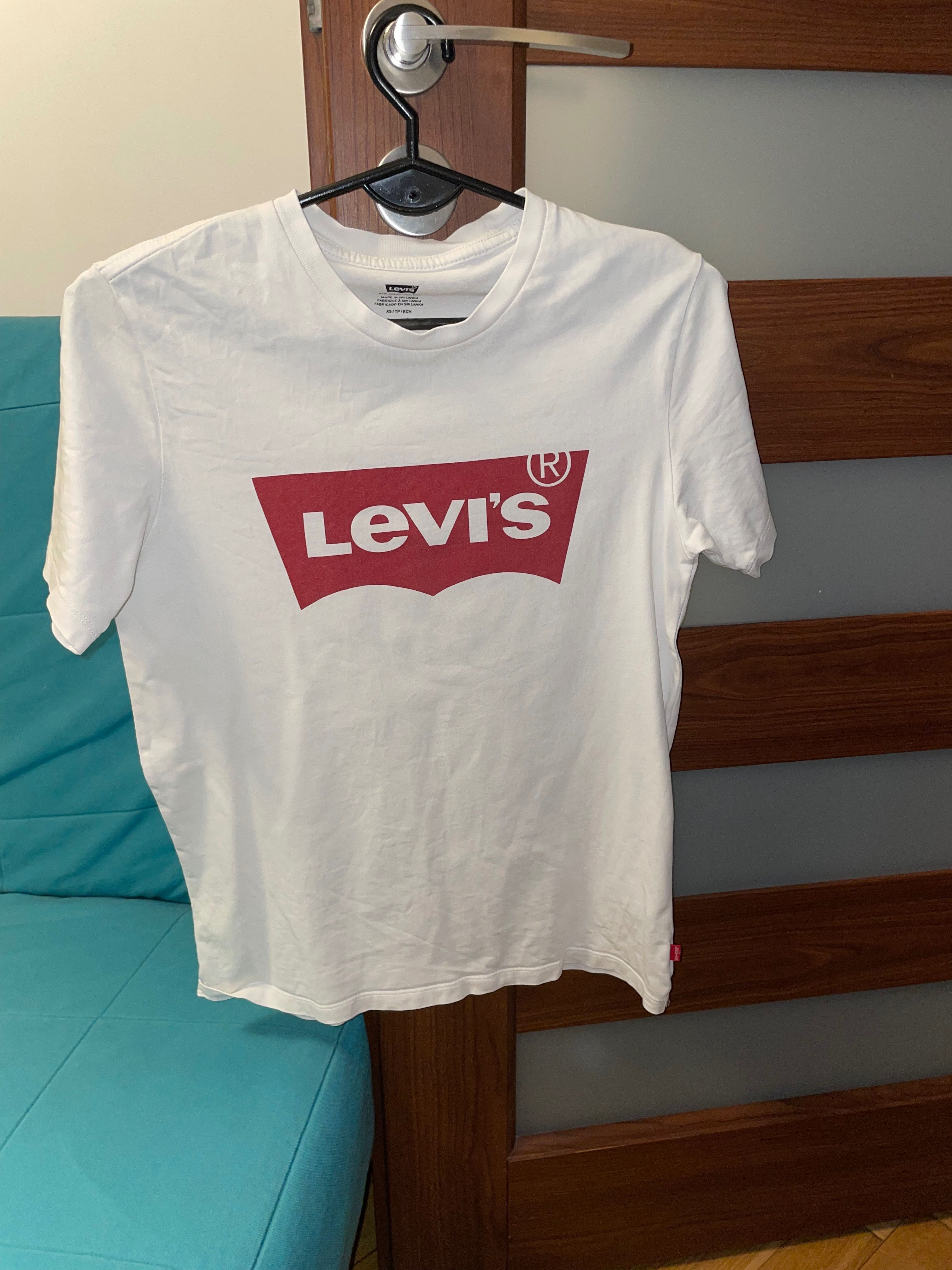 Koszulka biała Levi’s z czerwonym logiem