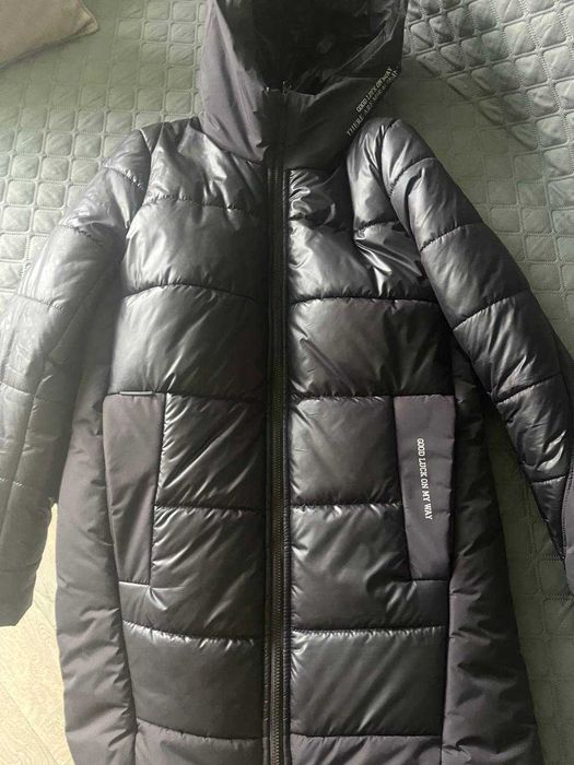 Куртка женская зимняя в отличном состоянии почти НОВАЯ!