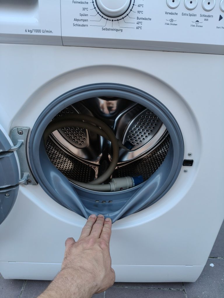 Пральна машина Amica Model WA14680W  45 см глибина 60 шир