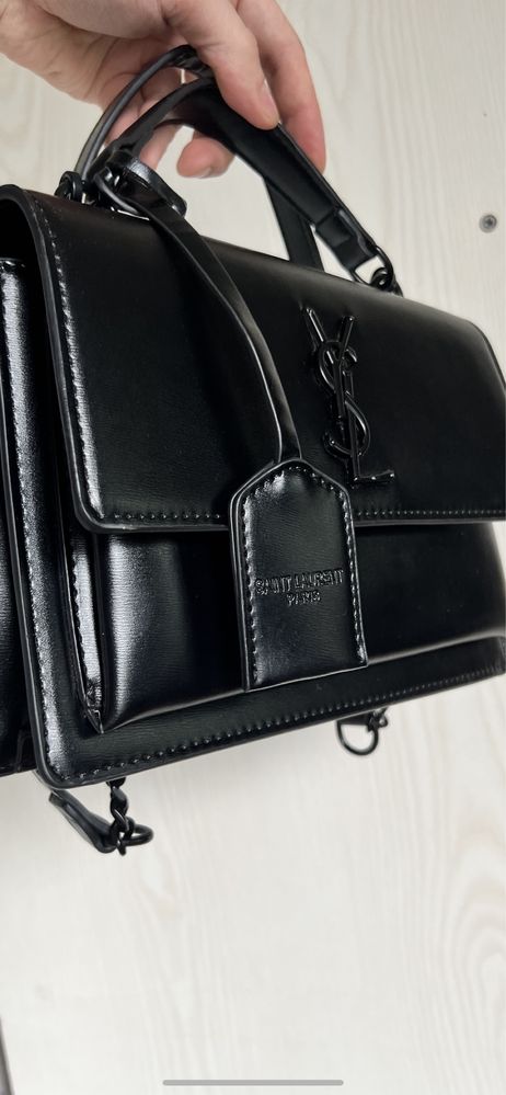 Шкіряна жіноча сумка Yves Saint Laurent