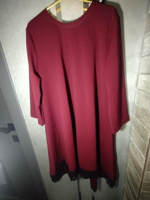 Платье с кружевом