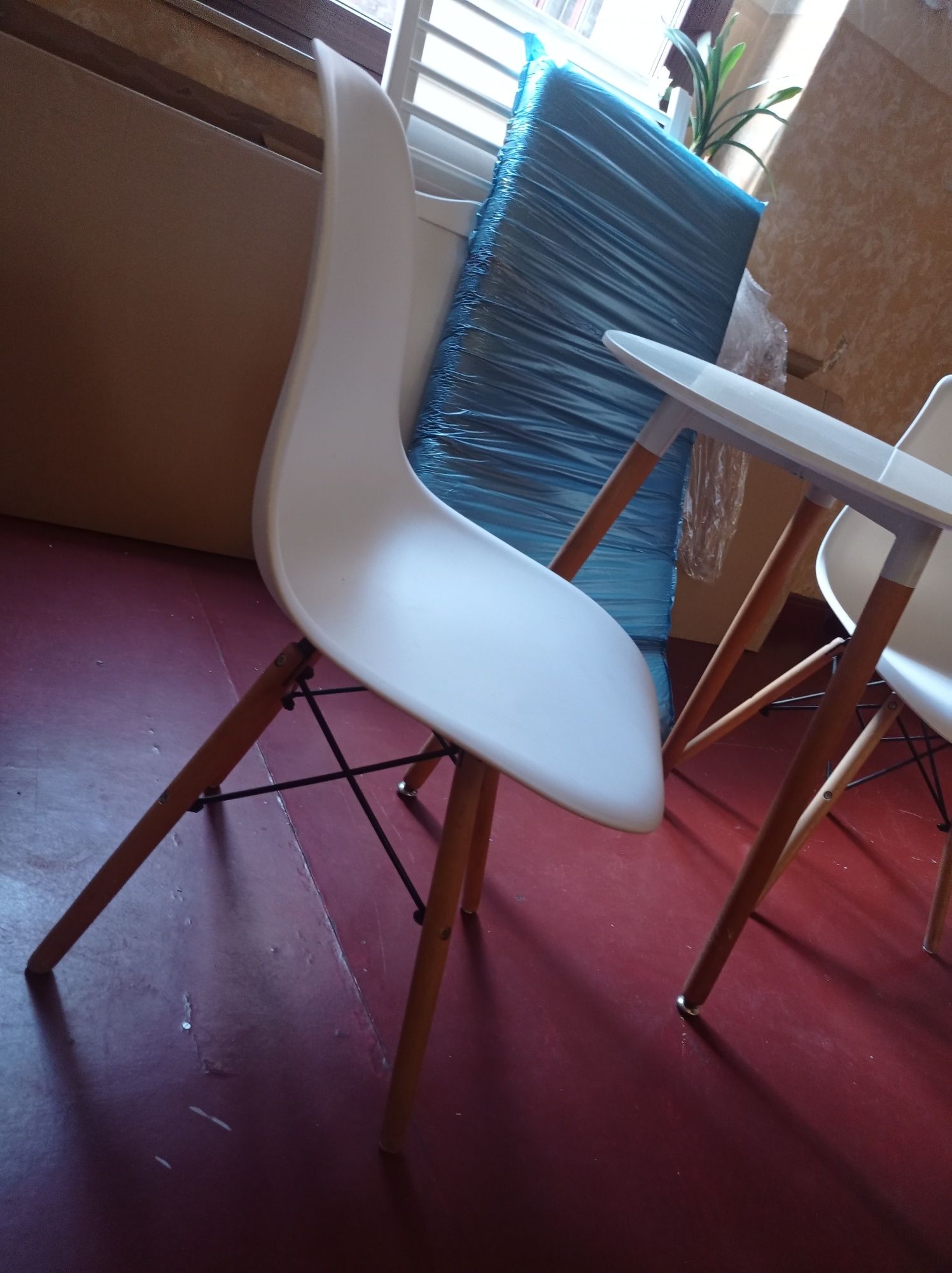 Stolik + 2 krzesła