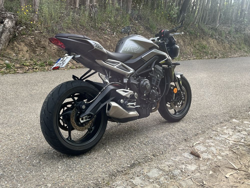 Triumph Street Triple 765 R de 2023