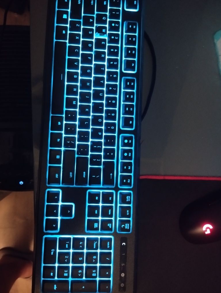 Klawiatura razer ornata chroma v2 bez wstawki na nadgarstek