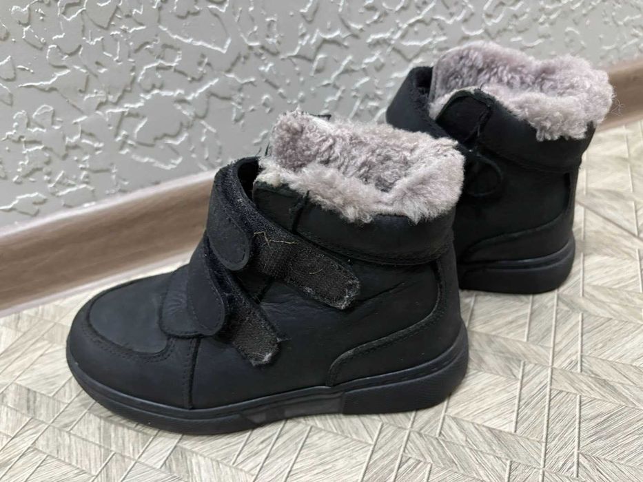 Зимові спортивні черевики Theo Leo чорного кольору