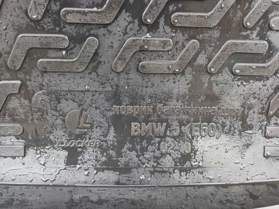 Килимок в багажник