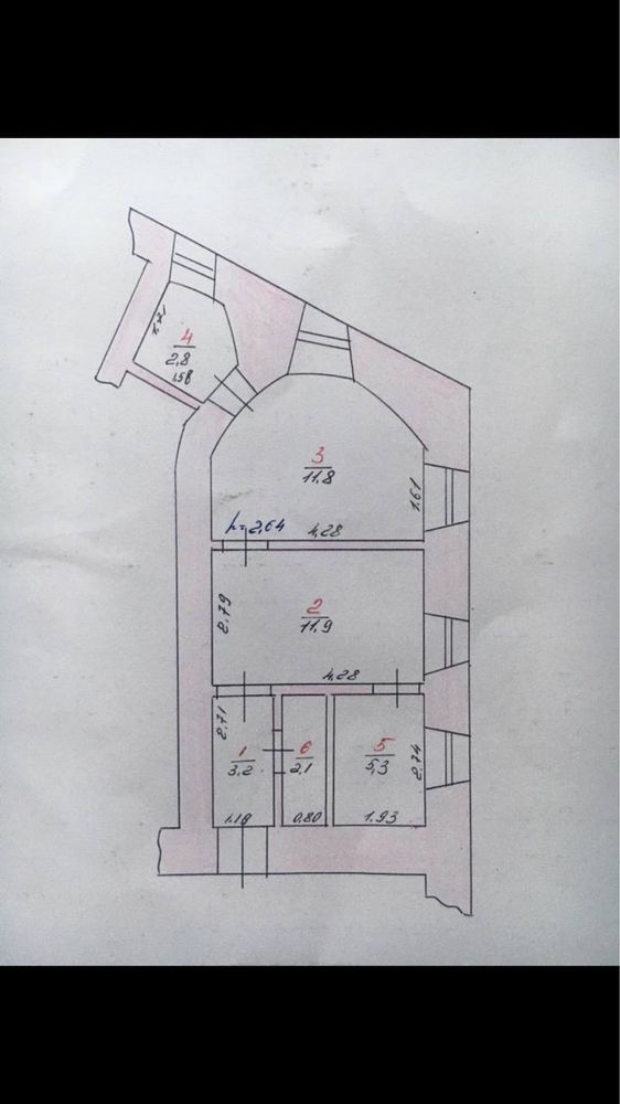 Продам 2-кімнатну квартиру у самому центрі старого міста
