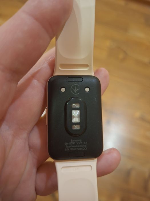 Смарт-годинник самсунг Galaxy Fit3