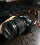 Canon 2000d, з обʼєктивом Canon 18-135mm