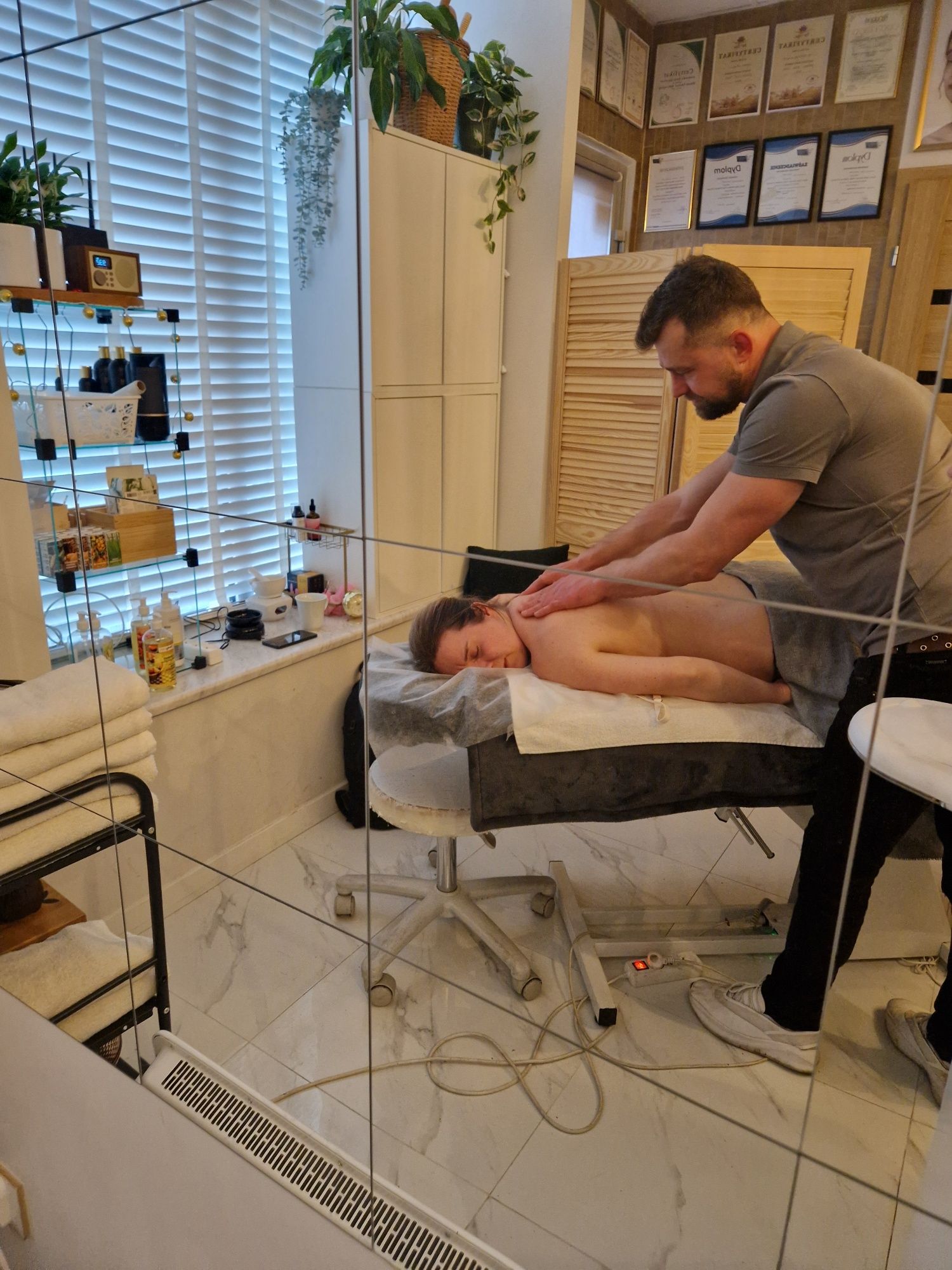 Kurs masazu relaksacyjnego Terapeuta Spa Maderoterapia