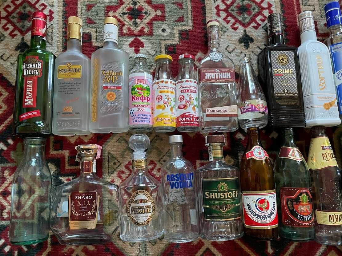 Пустые бутылки в коллекцию.