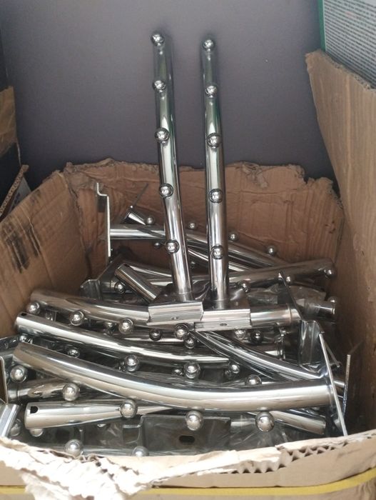 Wieszaki chromowane do spacewoli