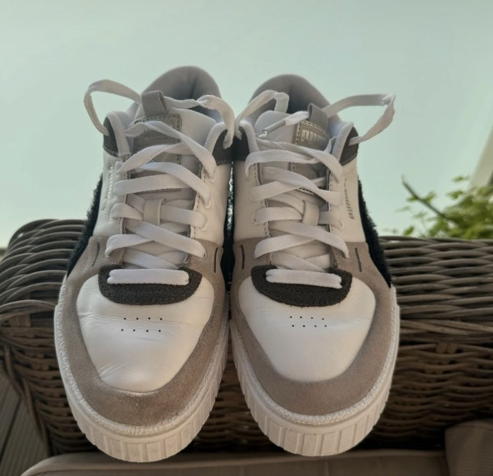 Sapatilhas Puma branco, cinza e preto