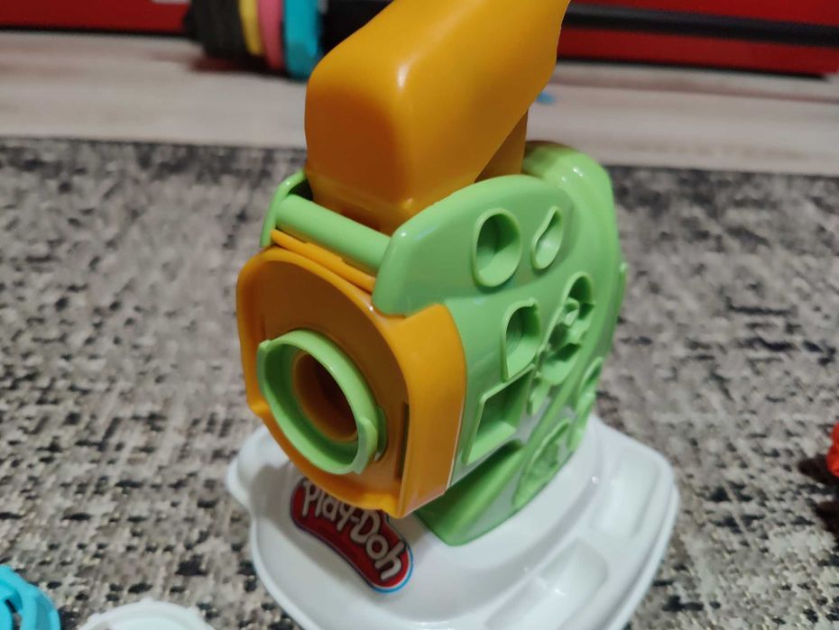 Ogromny zestaw Play Doh - kucharz, dentysta, dużo ciastnoliny.