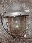 Lampa przemysłowa sprawna PRL