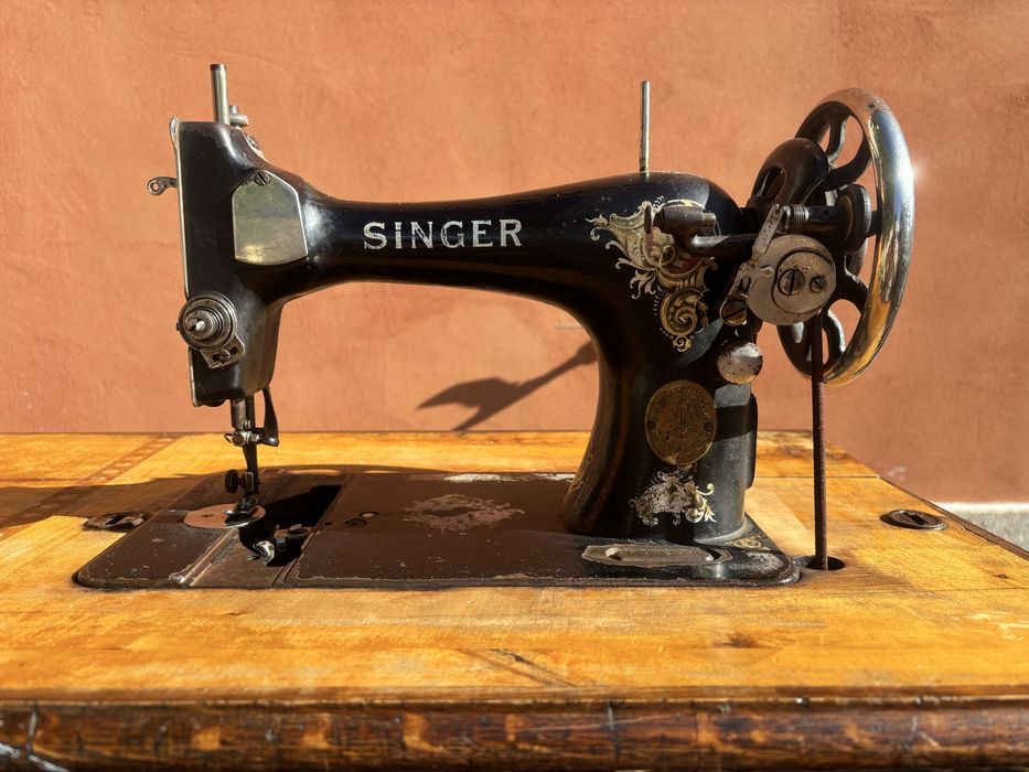 Máquina de costura Singer antiga