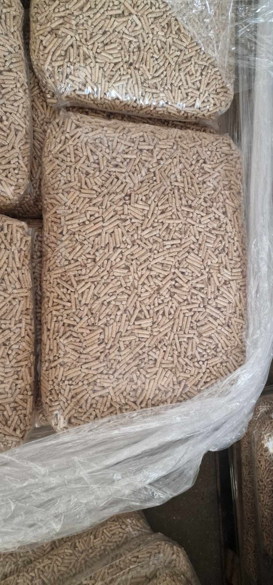 PELLET DRZEWNY świerkowy klasa A1 pakowany w worki 15 kg dostępny !