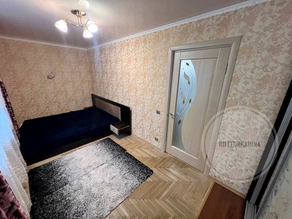 Космонавтів/зуп. Рассвет Продаж 2к квартири на 3 поверсі з 3