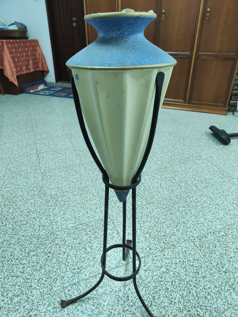 Anfora e suporte
