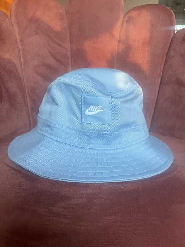 NOWY Błękitny kapelusz Nike Sportswear