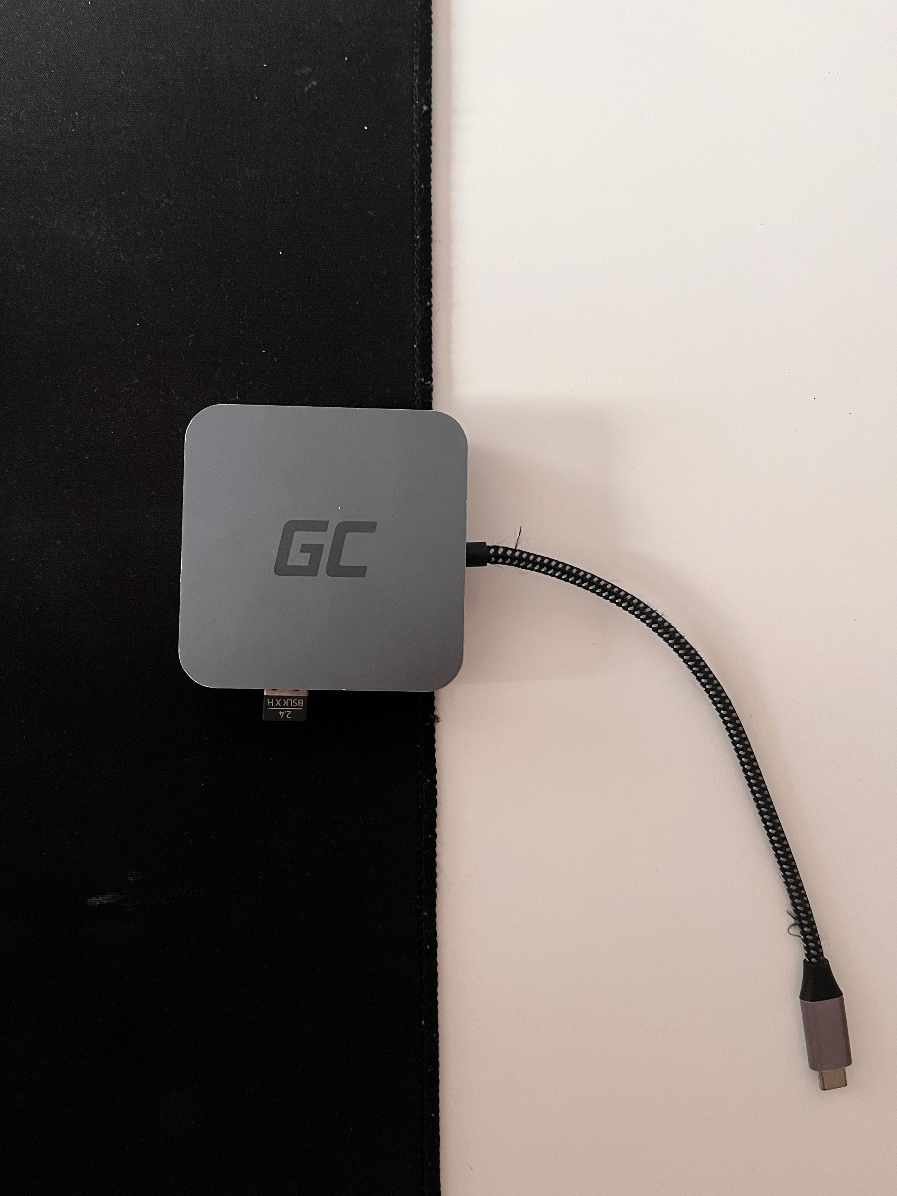 MacBook Pro M2 2022 TouchBar + Green Cell adapter