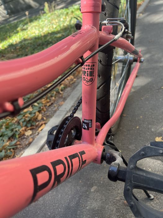 Вілосипед для дівчинки