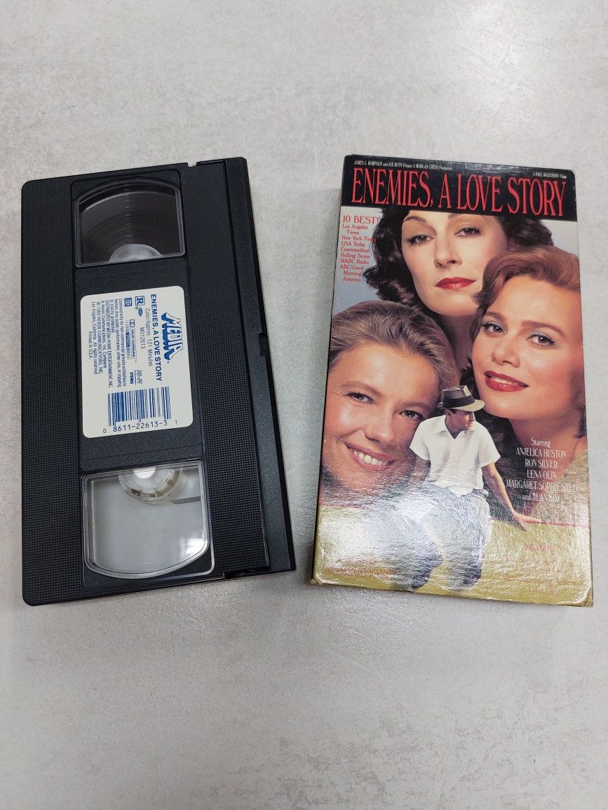 Enemies, a Love story. Vhs