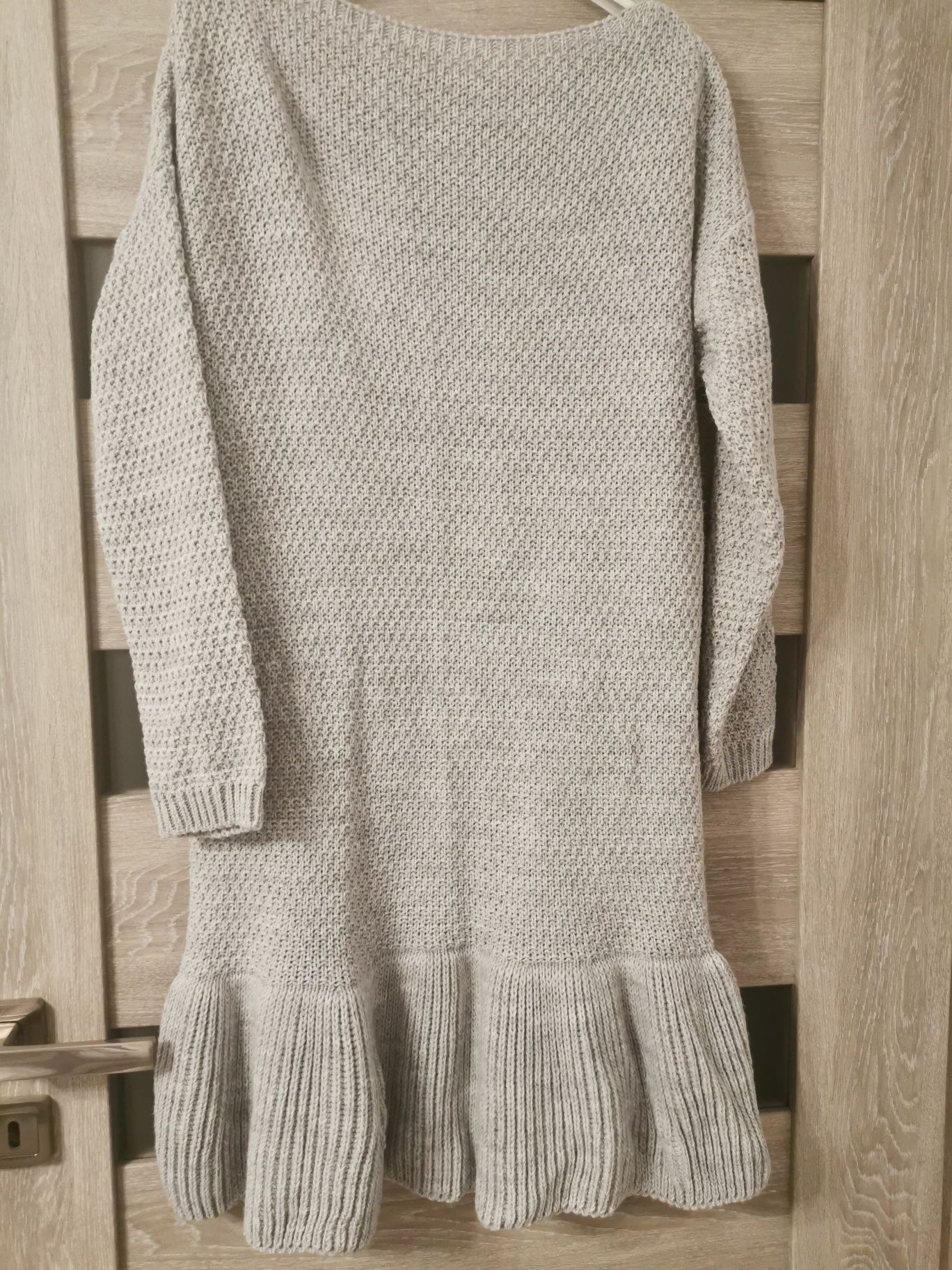 Sukienka swetr szara