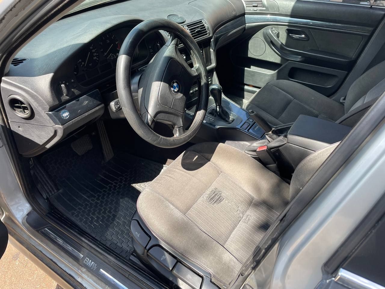BMW E39 520i 2.0л