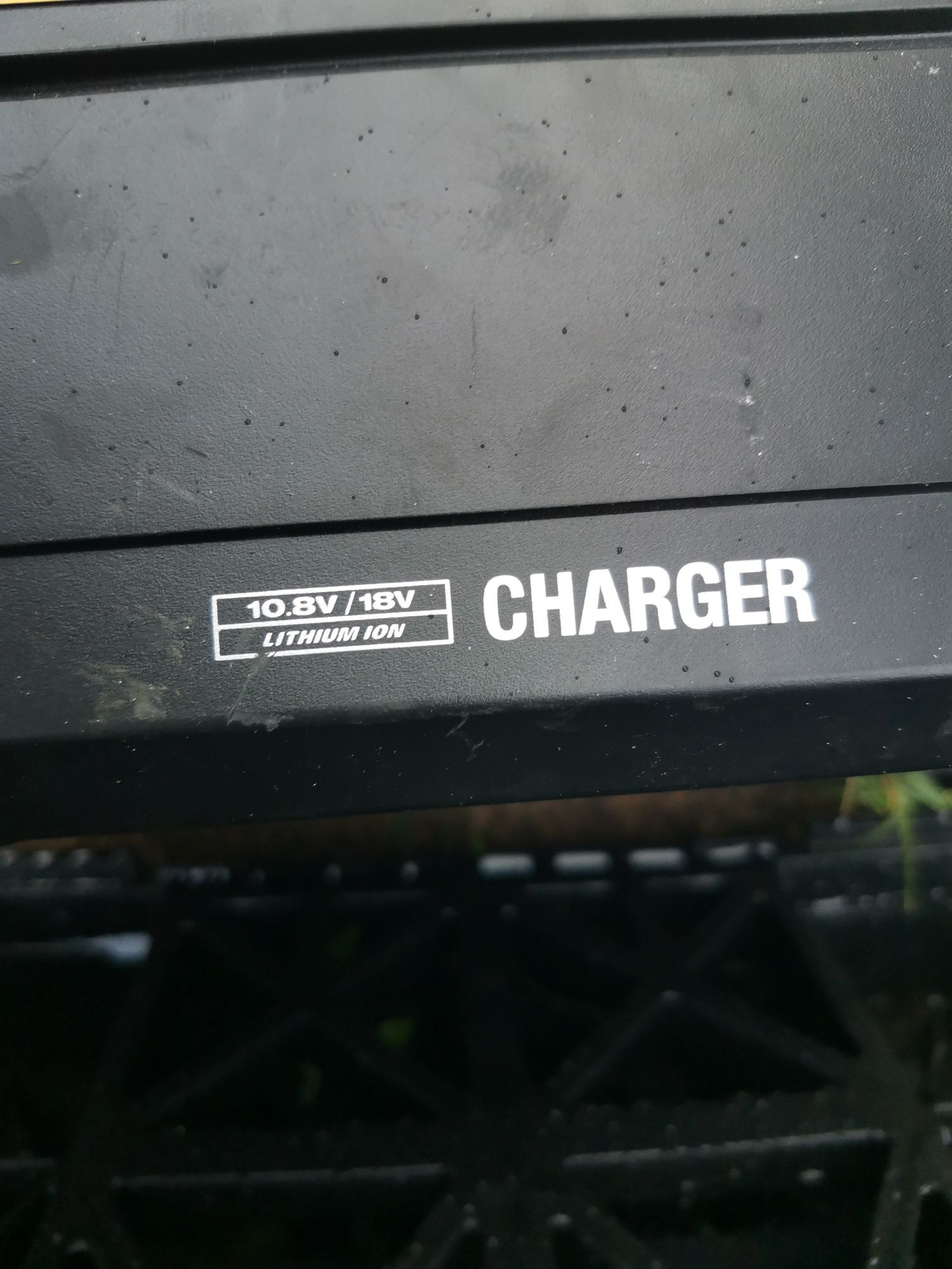 Радіо Dewalt Блютуз