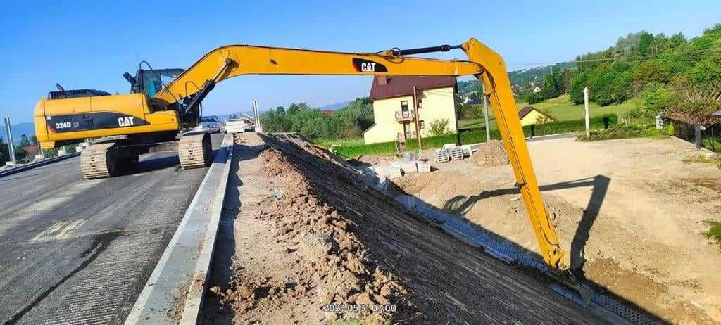 Wynajem koparki Long Reach z operatorem koparka long