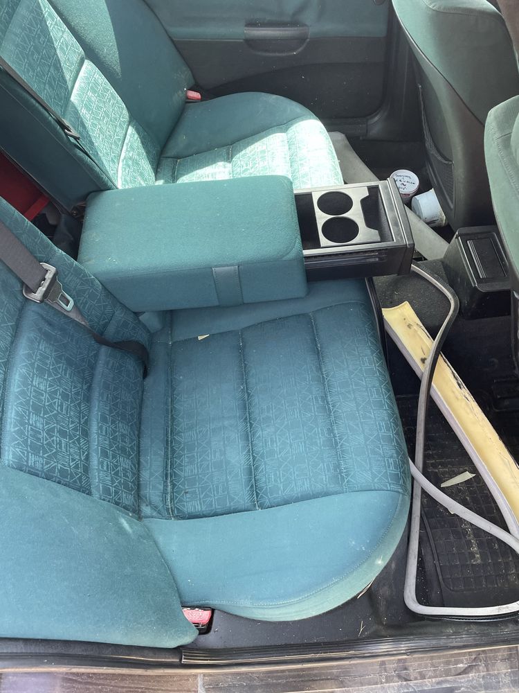 Kanapa tył e36 z podlokietnikiem cupholder