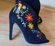 Botki rozmiar 37 szpilki Vices kwiaty zamsz półbuty peep toe