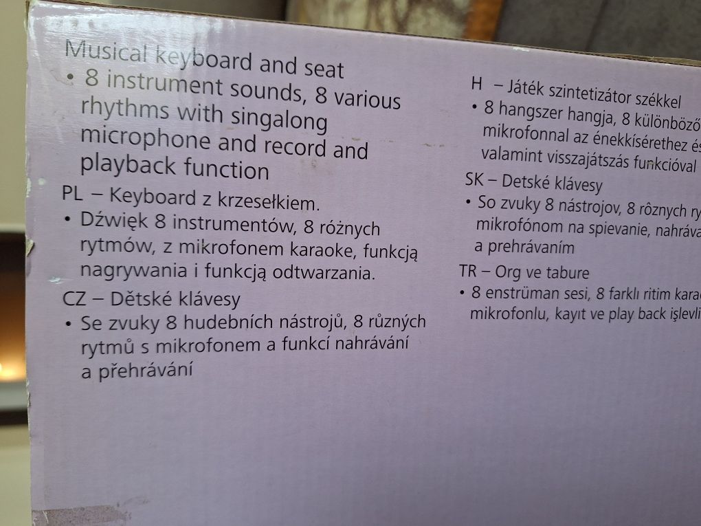 Keyboard z krzesełkiem