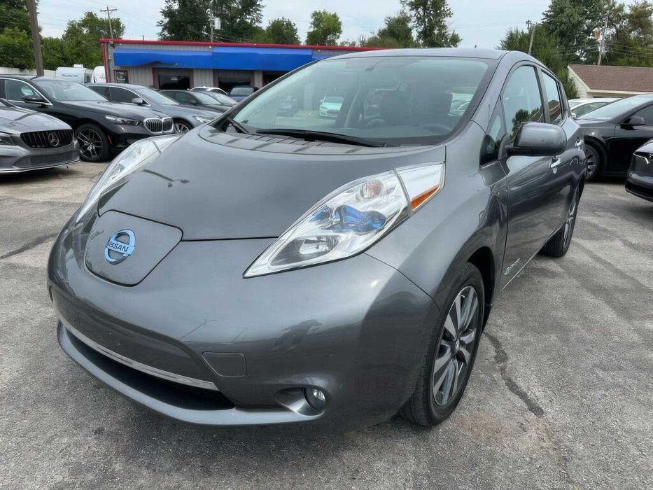Nissan LEAF SL      2017