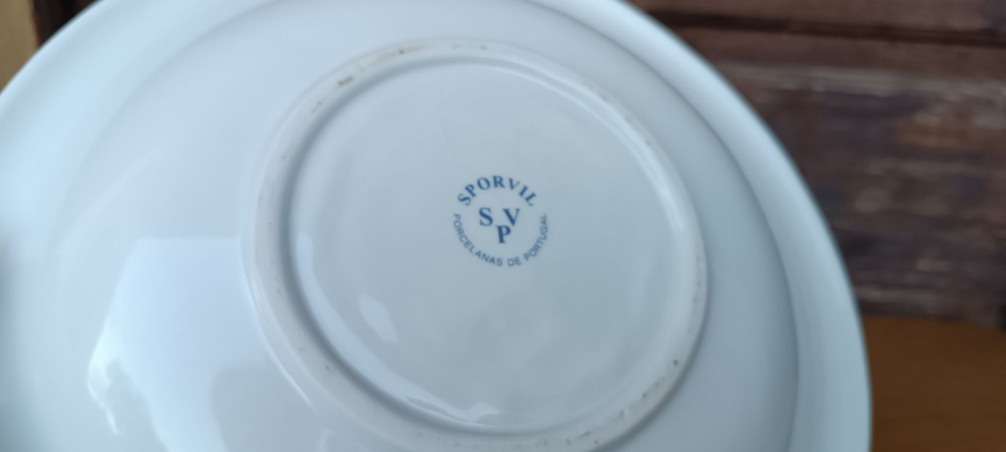 Vendo varias peças em loiça de coleção e antiguidades